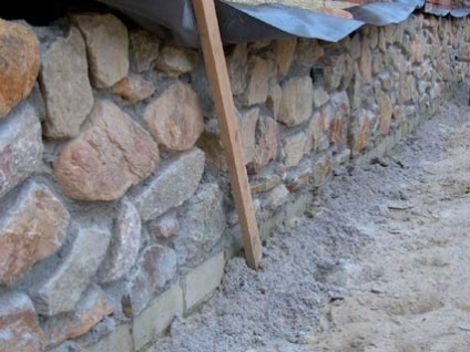 Au fost pietre, acestea vor fi utile după lucrările de pământ, dacă citiți în continuare (pietre) Au existat pietre după terasamentelor acestea vor fi utile, dacă citiți mai mult