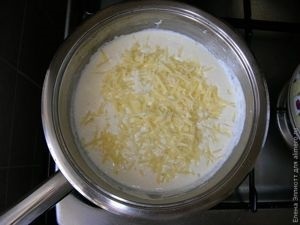Paste fettuccine alfredo (masă vegetariană) Paste Fettuccine Alfredo