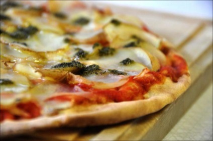 Pizza - un fel de mâncare național italian (Pizza) Pizza - un fel de mâncare național italian