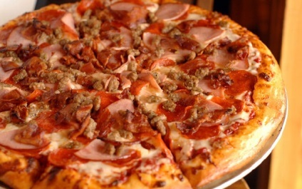 Pizza cu reteta de carne (pizza) Pizza cu reteta de carne