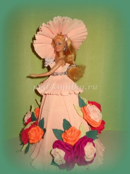 Rochie păpuși crep (ondulat) de hârtie cu mâinile (rochie) Rochie păpuși de hârtie creponată (ondulat), cu propriile sale mâini