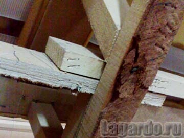 De ce scârțâit canapea (scârțâit) De ce scârțâie canapea