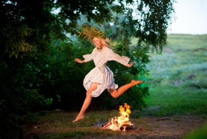 Sărbătoarea Ivan Kupala (aici este înrudită cu înșelăciune) Sărbătoarea lui Ivan Kupala