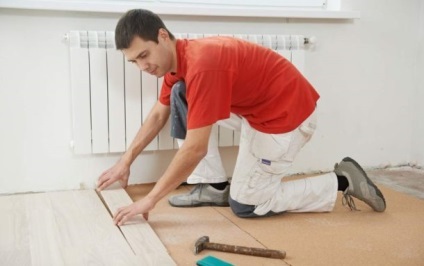 Reparați prețul podeaua din bucătărie, opțiuni de echipare (reparații) reparatii podea in finisaje de preț bucătărie