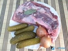 carne Reteta cu castraveti murati