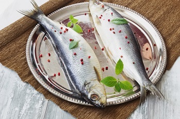 beneficii Herring si Harms, proprietățile benefice ale peștilor și caviar pentru corp și contraindicații (hering rău) avantaje și prejudicii hering, proprietățile benefice ale peștilor și caviar pentru corp și contraindicații