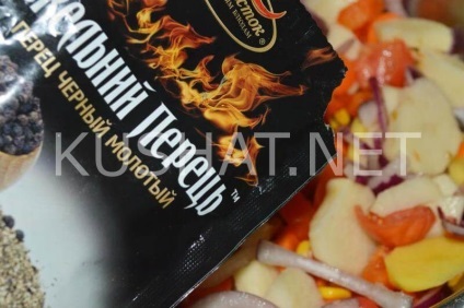 Macrou cu legume în cuptor (cuptor macrou cu legume în cuptor) Macrou cu legume la cuptor