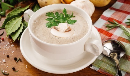 Supa cremoase cu pui și ciuperci (pui) Supa cremoase cu pui și ciuperci