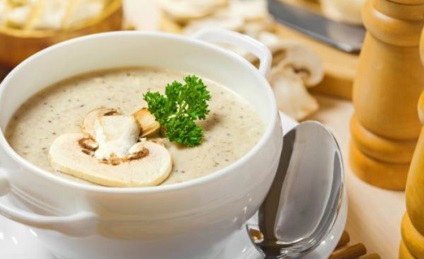 Supa cremoase cu pui si ciuperci (ciuperci) Supa cremoase cu pui și ciuperci