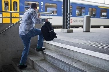 Vis carte târziu pentru trenul - care (tren) Vis carte târziu pentru trenul - ceea ce