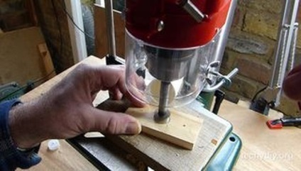 Spinner cu mâinile lor (lor) Spinner cu mâinile lor