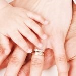 A învăța să negocieze cu copilul, bucuria fiicei lui (pronunțat afirmativ) A învăța să negocieze cu copilul, bucuria fiica lui