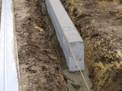 Instalarea borduri corect cu mâinile lor (set) Instalarea borduri corect cu mâinile lor