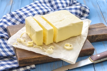 Alegerea unui prezent de unt (smântână dulce este făcută) Alegerea unui prezent de unt