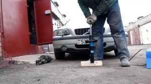 De asemenea, trebuie să știi cum se instalează în mod corespunzător amortizorul (cum se instalează amortizoare cu gaz față și spate) De asemenea, trebuie să știi cum se instalează în mod corespunzător un amortizor de șocuri