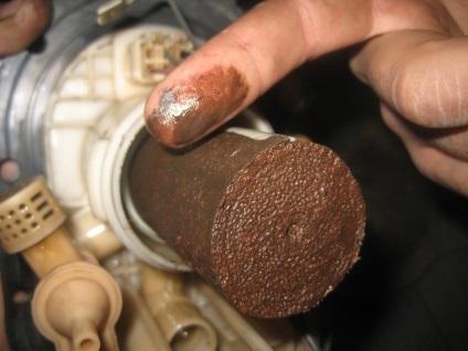 Schimbare pe filtru de combustibil diesel 1 (înlocuirea filtrului de combustibil pe motorină) Schimbare pe filtru de combustibil diesel 1