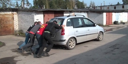 Pornirea motorului (pornirea motorului) cranking