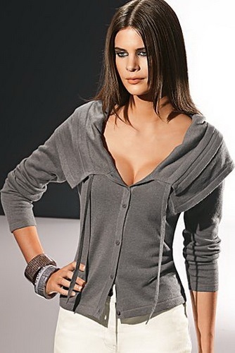 Bluza pentru femei - cum ar fi schimbarea în fiecare zi (de sex feminin) Bluza pentru femei - cum ar fi schimbarea în fiecare zi