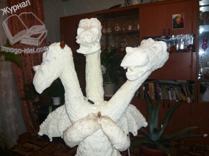 Dragon din sticle de plastic și master class spumă (sticle) Dragon din sticle de plastic și master class spumă