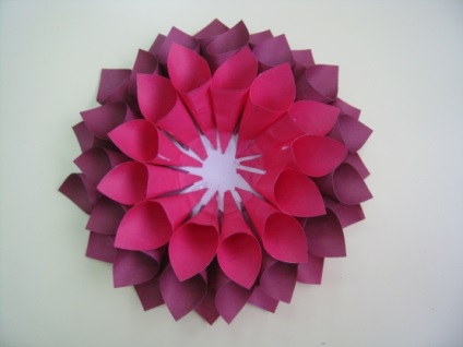 Flori de hartie „Dahlia“ (dezvoltarea copilului) Flori de hartie „dahlia“