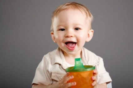Cum să învețe copilul să bea dintr-o ceașcă de alimentare are modele și metode de predare (teach) Cum să învețe copilul să bea dintr-o ceașcă de alimentare oferă modele și moduri de învățare