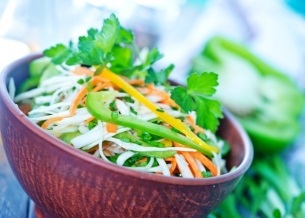 Cum să pregătească un (bucătar supă de sfeclă roșie) salata Cum să se pregătească o salata