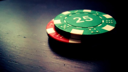 Combinația unui set de poker - ceea ce este (a) Combinația unui set de poker - ceea ce este