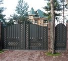 Reparații și revizii de cabluri și echipamente electrice în casa ei (major) Reparații și revizii de cabluri și echipamente electrice în casa ei