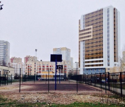LCD „Casa pe școală«»sunt îndeplinite, dar ar dori mai multe verdeturi“ (dorit) LCD „Casa pe școală«»sunt îndeplinite, dar ar fi mai verde“