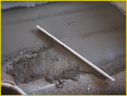 șapă de ciment si beton, la exterior, în grosime garaj și greutate (cuplor) șapă de ciment-beton pe stradă, în garajul grosimea și greutatea