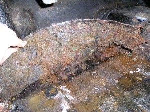 Bottom 2110 (foto) (partea de jos reparații la coroziune de lucru piesă de schimb salon proces de sudare prag masina de acoperire) Partea de jos a 2110 (fotografii)
