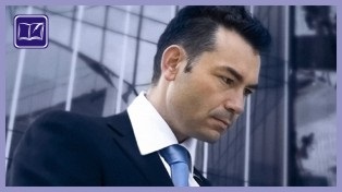 Mergem la interogarea (sub semnul întrebării suspectului acuzat un martor al victimei) Vino pentru interogatoriu