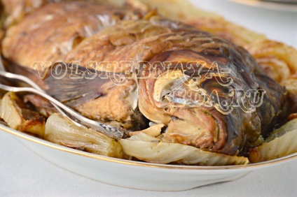 Karp în cuptor (cuptor) Carp în cuptor