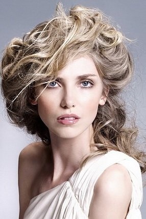 Colorat pe fotografie păr blond pentru comparație - înainte și după - și video Urco (păr) Colorat pe fotografie păr blond pentru comparație - înainte și după - și video Urco