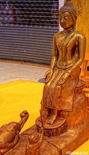 Săptămâna în Thailanda - zile ale săptămânii colorate, o culoare diferită în fiecare zi, valoare, culoare, fotografie, (zilele săptămânii în Thailanda) Săptămâna în Thailanda - colorate zile ale săptămânii, o culoare diferită în fiecare zi, valoare, culoare, fotografie,