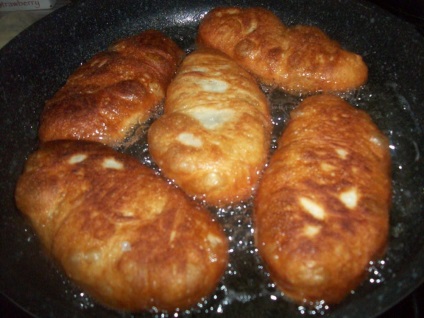 Torturi prăjite într-o rețetă tigaie cu umpluturi fotografie pentru plăcinte, produse de patiserie aluat kefir (Pan) Torturi prăjite într-o rețetă tigaie cu umpluturi fotografie pentru plăcinte, aluatul pe iaurt, produse de patiserie