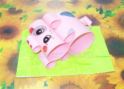 Porc de hârtie cu mâinile (hârtie) Porc de hârtie cu propriile mâini