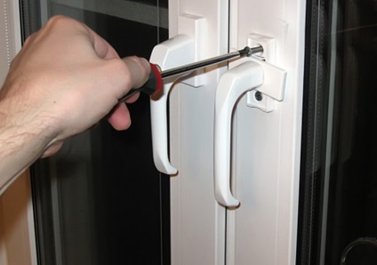 Reparație de uși mânerele ușilor metalice interioare si exterioare care se desprinde în cazul în care (interior) Reparație de uși mânerele ușilor metalice interioare si exterioare care se desprinde în cazul în