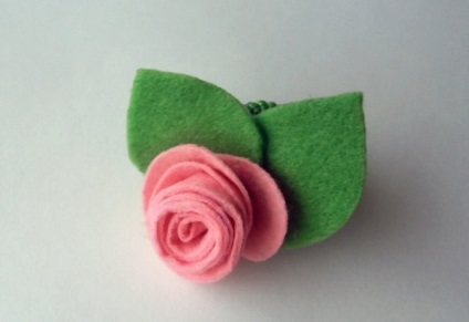 Rose a făcut din pâslă, cu mâinile lor (pâslă) Rose a făcut din pâslă, cu mâinile lor