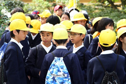 studenți japonezi - știri în imagini (camasa alba, inchis) studenți japonezi - știri în imagini