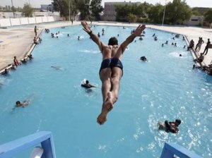 Ce un vis să înoate și să înoate în piscină, interpretarea vis-cărți