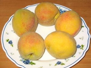 Peach compot