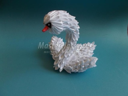 Swan in tehnica kanzashi