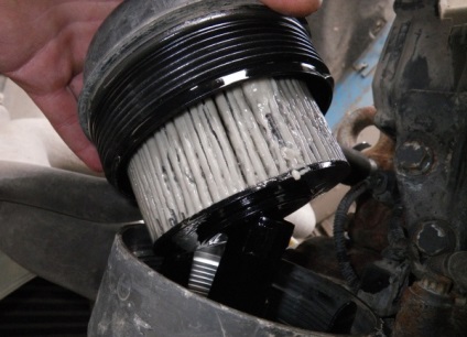 Încălzirea (combustibilul diesel de încălzire) Filtru combustibil 1 Încălzirea filtrului de carburant 1