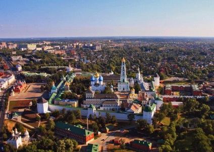 Sergiev Posad cum să obțineți de la Moscova și ce să vezi