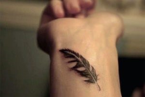 Tatuaj pe încheietura mâinii pentru bărbați și femei - și valoarea schițe (încheietura mâinii) Tatuaj pe încheietura mâinii pentru bărbați și femei - și valoarea de schițe