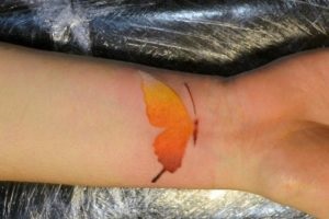 Tatuaj pe încheietura mâinii pentru bărbați și femei - și valoarea schițe (schițe) Tatuaj pe încheietura mâinii pentru bărbați și femei - și valoarea de schițe