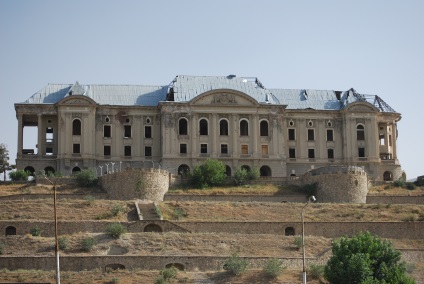 Sturm Palace amină