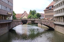 Arch - aceasta (arc) Arch - acest