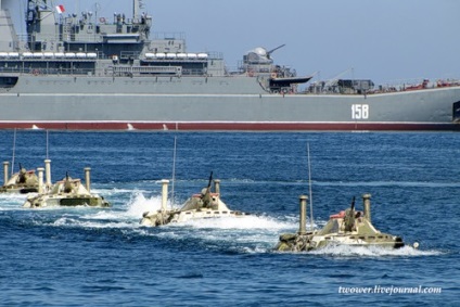O parte din Marine Corps Romania (infanterie) O parte din România Marine